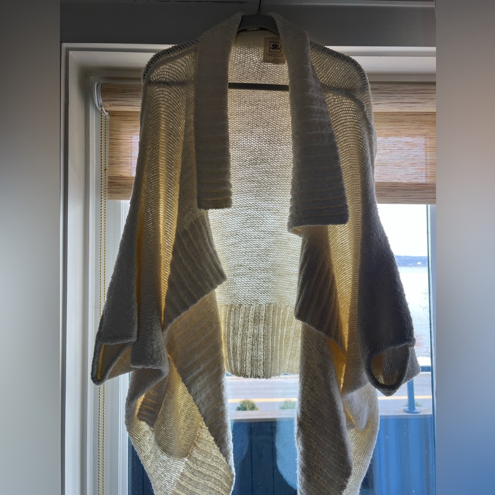 Elegant Oversized Knit Cream Rip Curl Women's Sweater